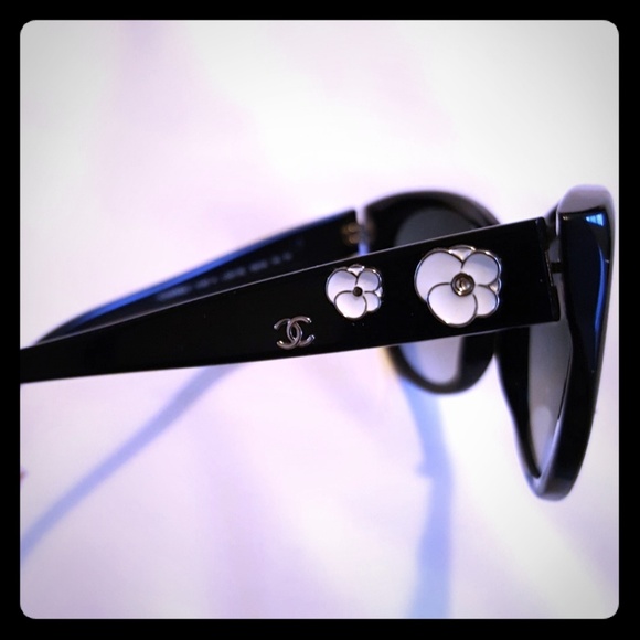 CHANEL SUNGLASSES - Picture 1 of 6